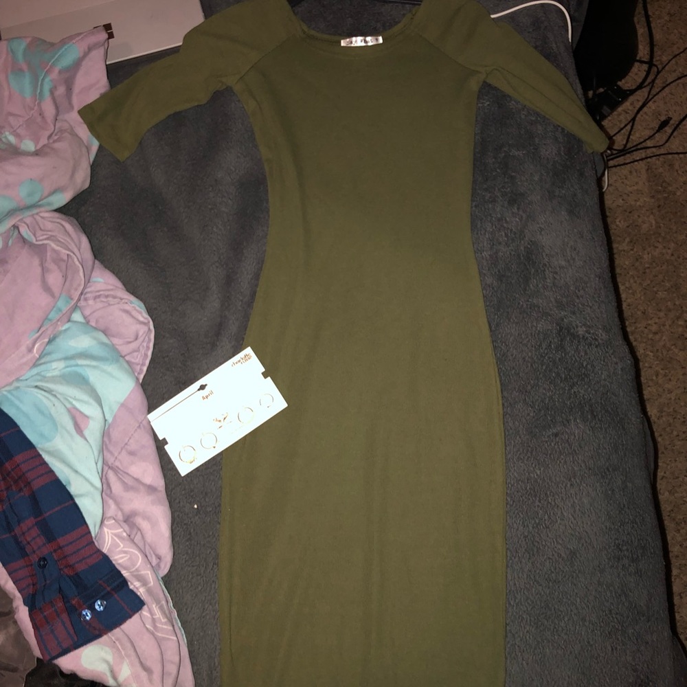 Olive green mid calf dress with ring set